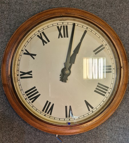 Lot 335 - London Underground Synchronome slave clock...