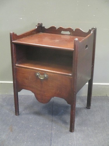 Lot 544 - A George III mahogany night cupboard, 79.5 x...