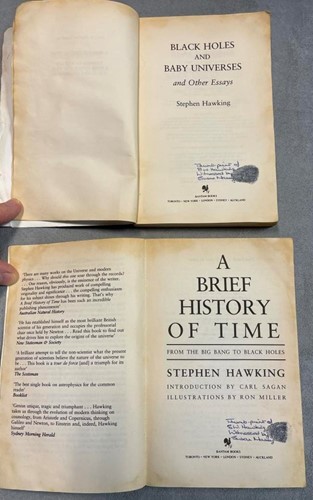 Lot 405 - HAWKING (Stephen) A Brief History of Time,...