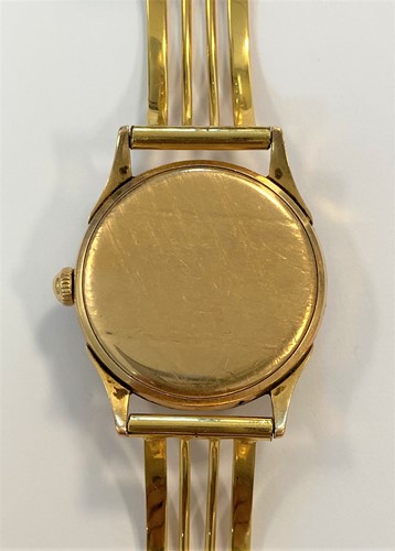 Lot 277 - Omega - A gentleman's Swiss 18ct gold wristwatch and a 'gold capped' 'Seamaster' wristwatch