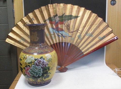 Lot 89 - A Chinese fan, with a vase (2)