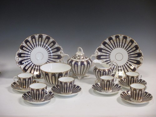Lot 57 - An early 19th century English part tea and...