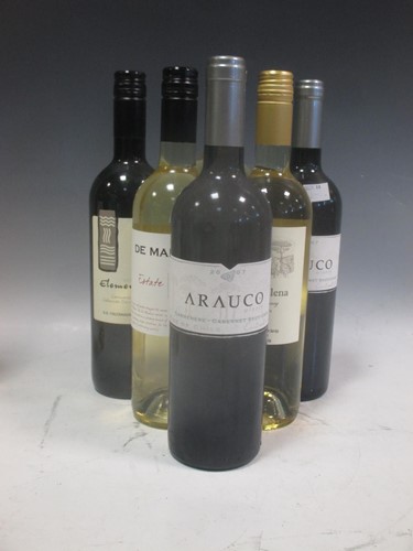 Lot 202 - A group of French white wines to include Pays...