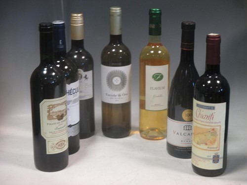 Lot 205 - A collection of various Spanish and Italian wines