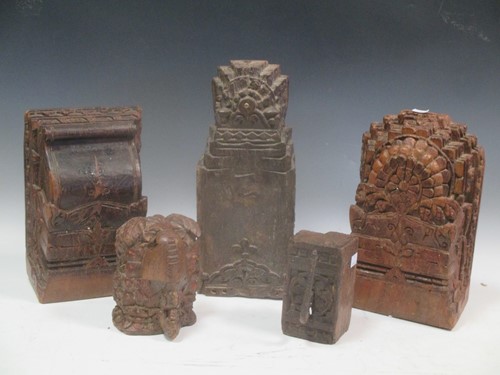 Lot 141 - A collection of 18th/ 19th century Indian...