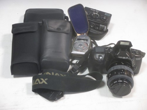 Lot 181 - Cameras: Rollei 35T with Tessar 3.5/40 lens;...