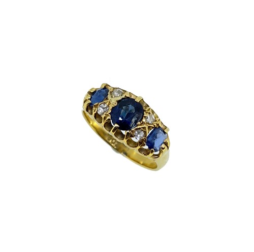 Lot 187 - An early 20th century sapphire and diamond ring