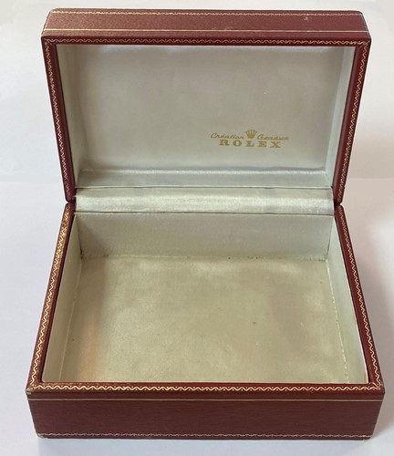 Lot 284 - Rolex - A lady's two colour 'Oyster Perpetual Date' wristwatch