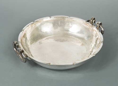 Lot 382 - A mid-20th century Peruvian metalwares silver bowl