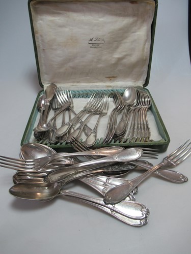 Lot 292 - A Victorian silver butter knife 2.2ozt...