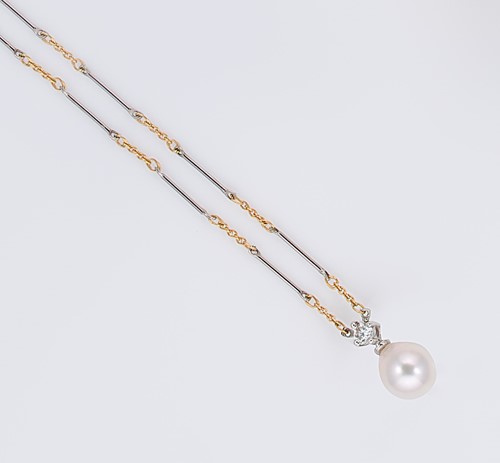 Lot 209 - A pearl and diamond pendant with a gold and platinum chain