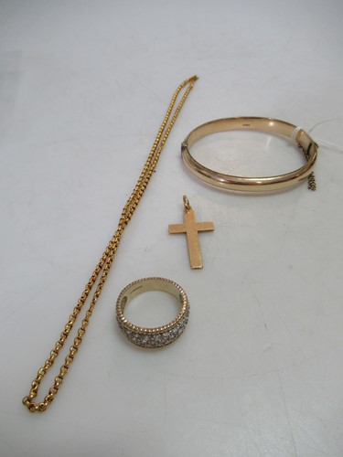 Lot 253 - 9ct gold cubic zirconia ring together with a...