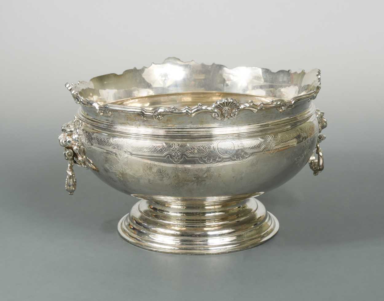 Lot 461 - A George V silver punch bowl