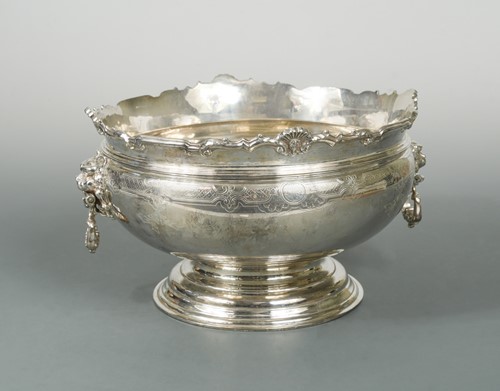 Lot 461 - A George V silver punch bowl