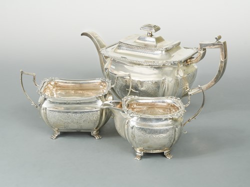 Lot 496 - Dublin - A George III harlequin three-piece tea set of substantial size