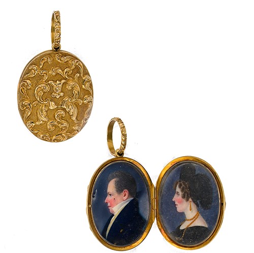 Lot 20 - A Georgian portrait miniature hinged locket