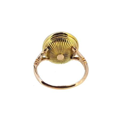 Lot 37 - A neoclassical intaglio ring