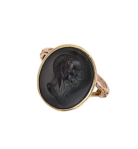 Lot 37 - A neoclassical intaglio ring