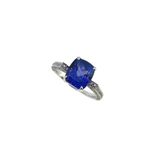 Lot 218 - A tanzanite and diamond ring