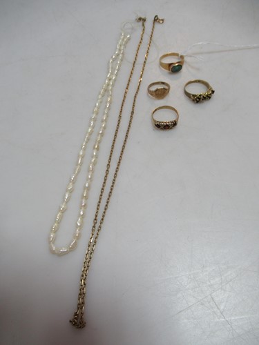 Lot 271 - A 9ct gold signet ring and a 9ct gold dress...