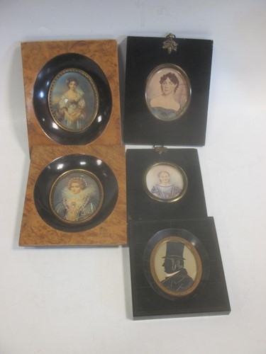 Lot 184 - A collection of miniatures and silhouettes