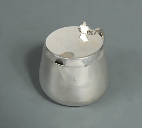 Lot 418 - A Victorian silver mustard