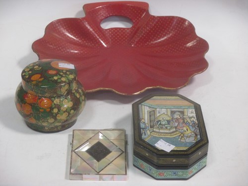 Lot 175 - A Regency painted papier mache shell shaped...