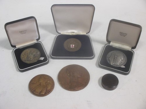 Lot 188 - A Grand Tour terracotta medal of Giovanna...