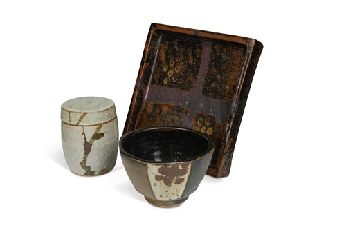 Lot 92 - § William Marshall (British, 1923-2007), a stoneware jar and cover