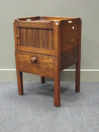 Lot 469 - A 19th century mahogany bedside commode, 78 x...