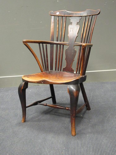 Lot 504 - A 19th century Windsor armchair (faults)