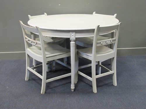 Lot 430 - A French circular grey painted table and four...