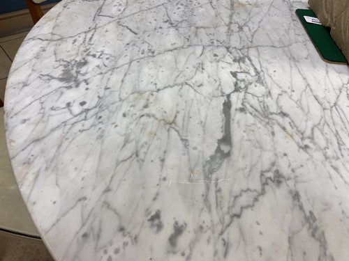 Lot 257 - Maurice Burke for Arkana, a Tulip dining table