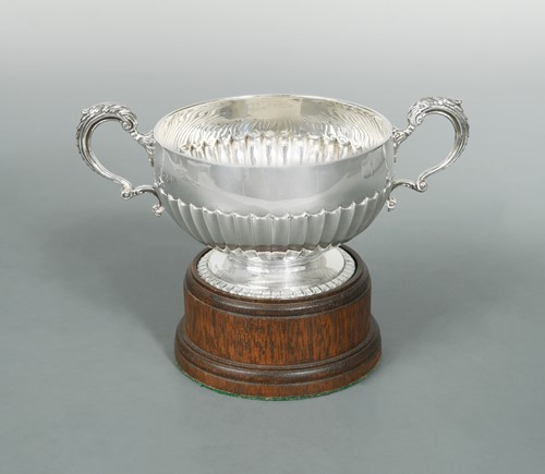 Lot 431 - An Edward VII silver two handled rose bowl
