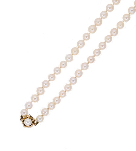 Lot 77 - A single Opera length row of cultured pearls