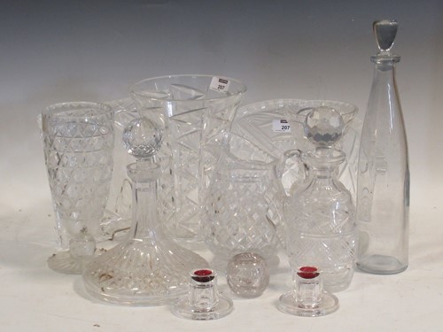 Lot 207 - A collection of cut and other glasswares