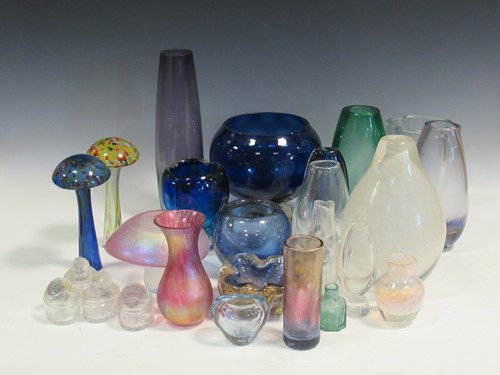 Lot 45 - A collection of Studio glasswares