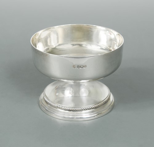 Lot 457 - A George V silver rose bowl