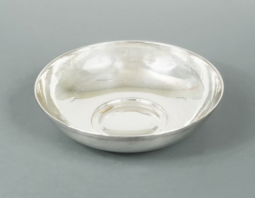 Lot 447 - A George V silver fruit bowl