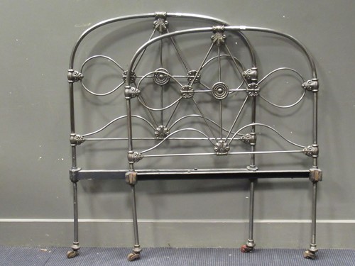 Lot 505 - A pair of cast metal single beds (2)
