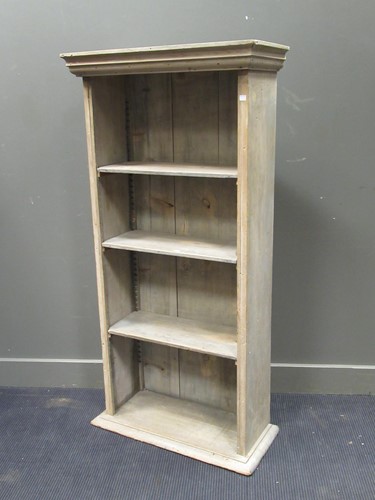Lot 462 - A modern pine bookcase, 156 x 78 x 34cm