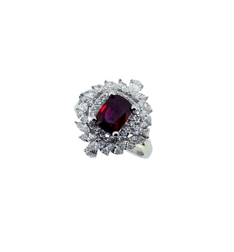Lot 253 - A Burmese ruby and diamond ring