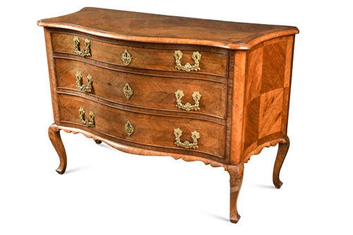 Lot 245 - A north Italian kingwood commode, mid 18th century