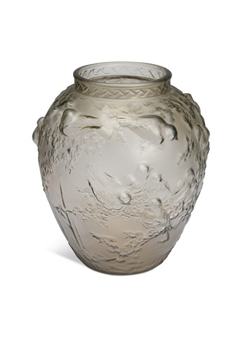 Lot 6 - A large Muller Freres smokey glass vase