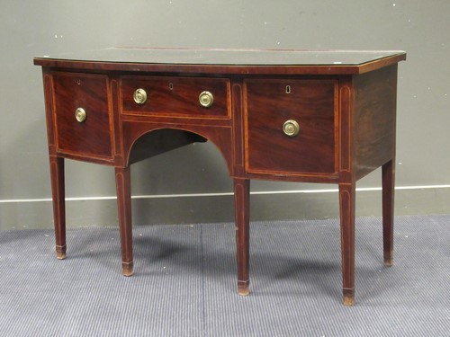 Lot 522 - An Edwardian mahogany and crossbanded bow...