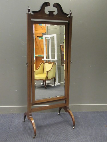 Lot 516 - A 19th / early 20th century mahogany cheval...