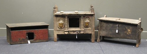 Lot 733 - A Tibet wood small cupboard