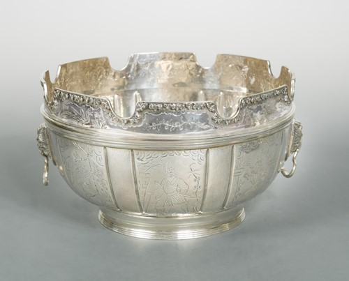 Lot 423 - A Victorian silver monteith