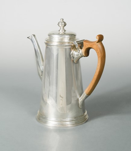 Lot 477 - A mid 20th century silver coffee pot