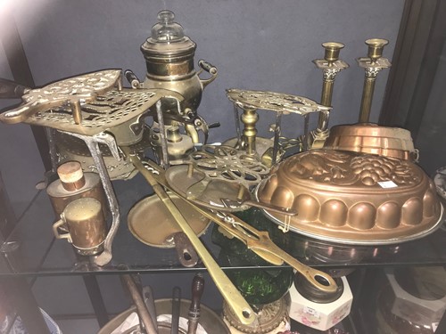 Lot 57 - A large collection of copper and brassware, to...